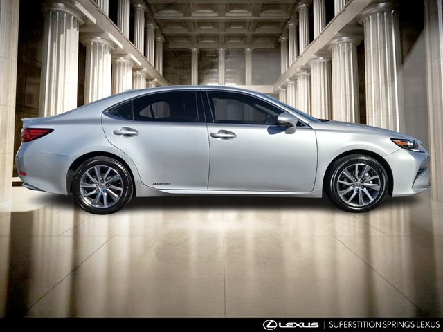 2017 Lexus ES 300h