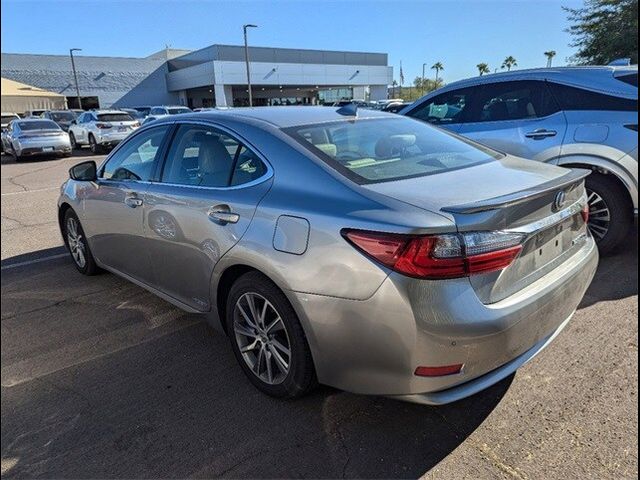 2017 Lexus ES 300h