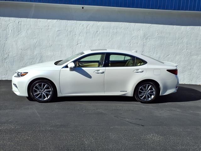 2017 Lexus ES 300h