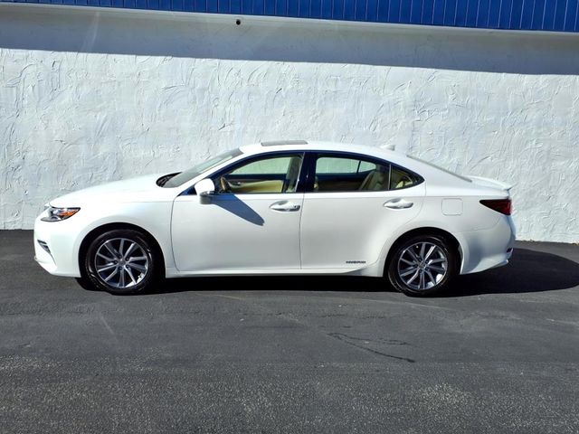 2017 Lexus ES 300h