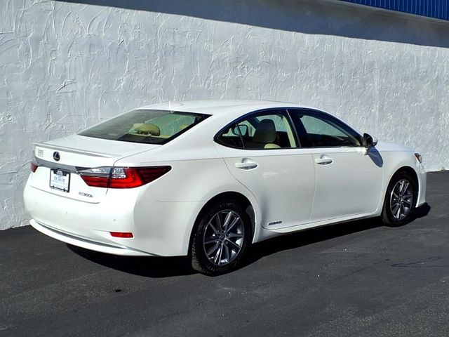 2017 Lexus ES 300h