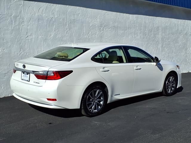 2017 Lexus ES 300h