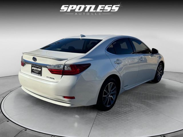 2017 Lexus ES 300h