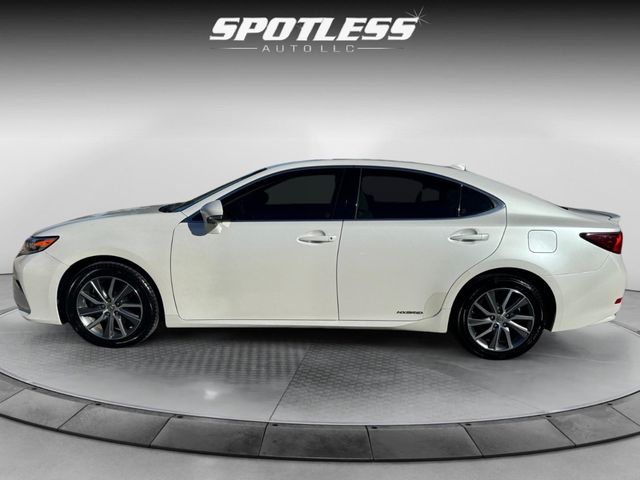 2017 Lexus ES 300h