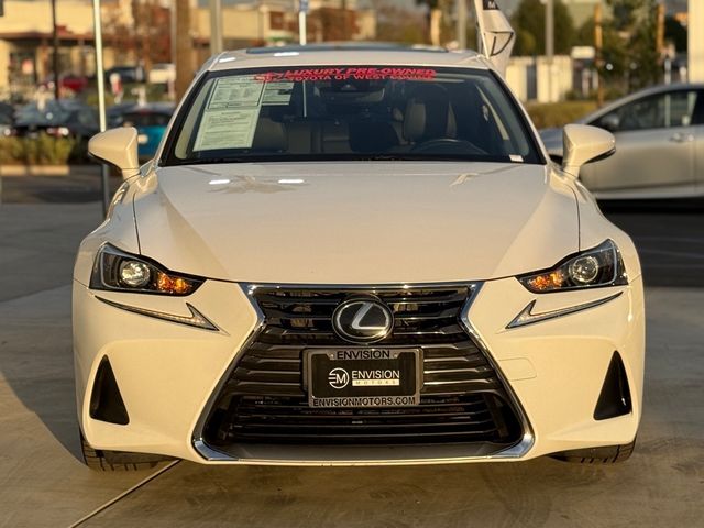 2017 Lexus IS Turbo