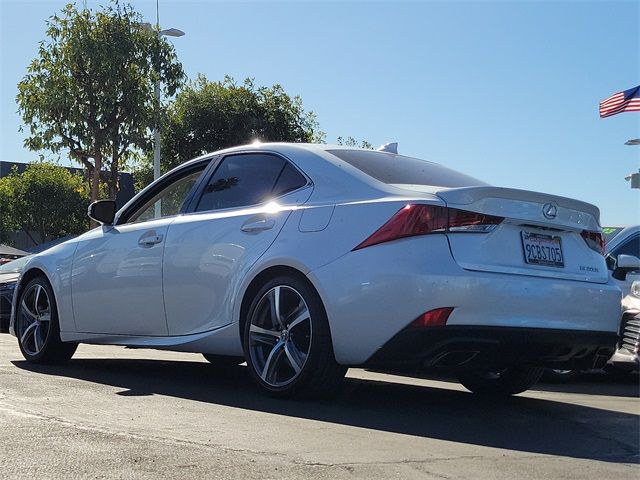 2017 Lexus IS Turbo