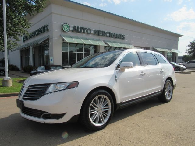 2017 Lincoln MKT Elite