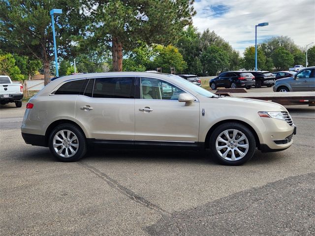 2017 Lincoln MKT Elite