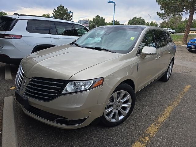 2017 Lincoln MKT Elite