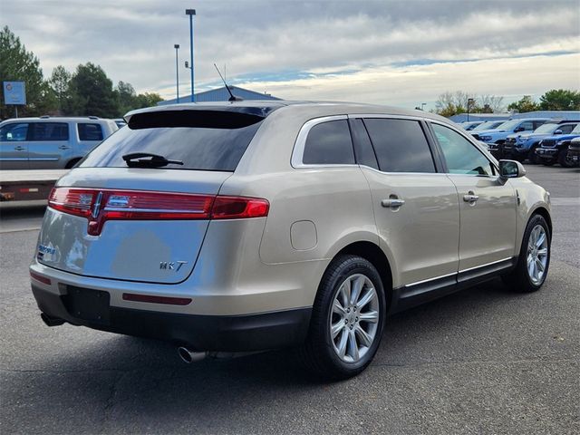 2017 Lincoln MKT Elite