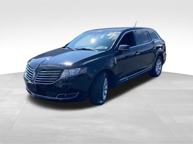 2017 Lincoln MKT Base