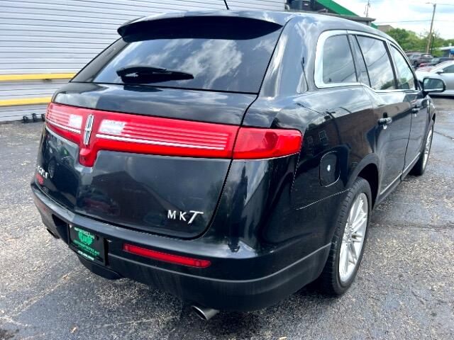 2017 Lincoln MKT Elite