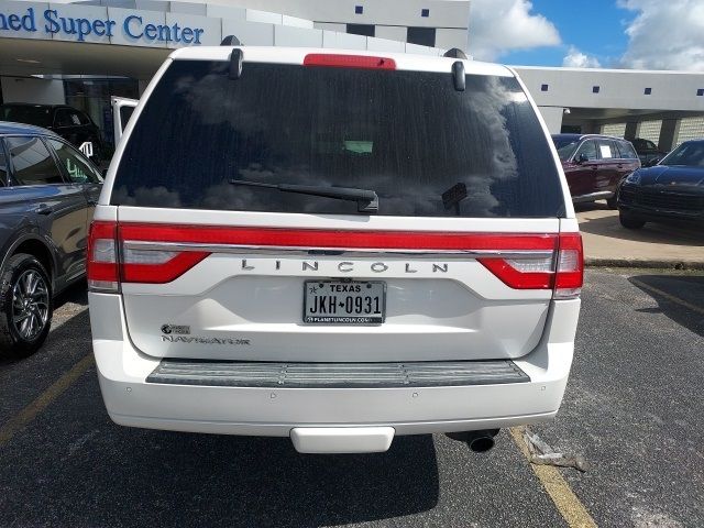 2017 Lincoln Navigator Select