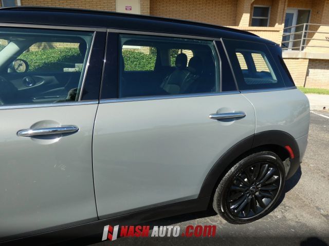 2017 MINI Cooper Clubman Base