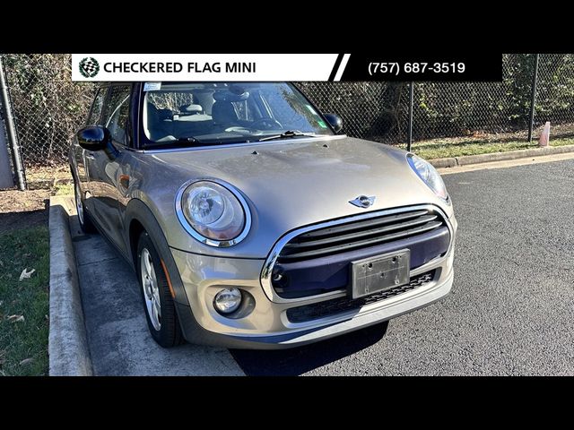 2017 MINI Cooper Hardtop Base