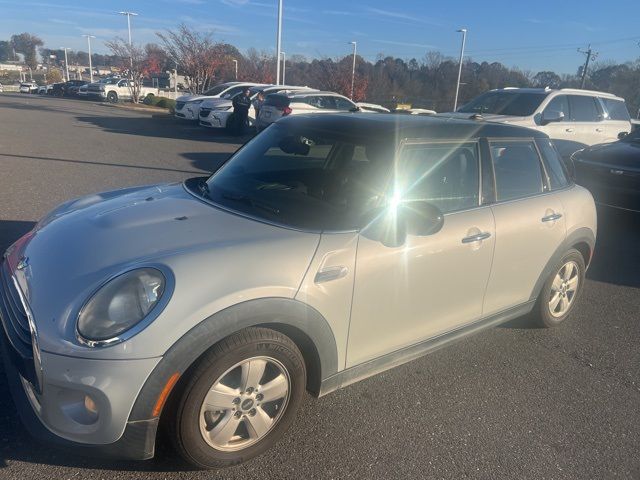 2017 MINI Cooper Hardtop Base