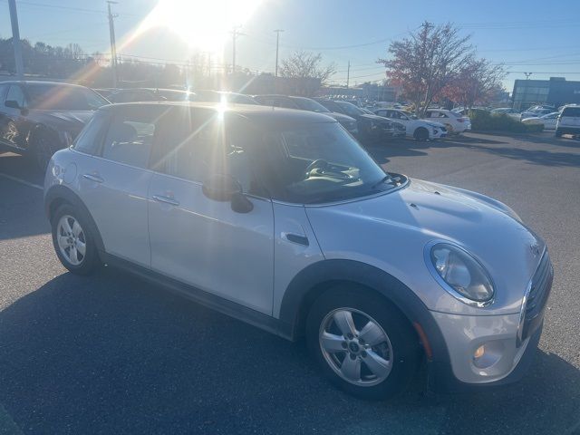 2017 MINI Cooper Hardtop Base