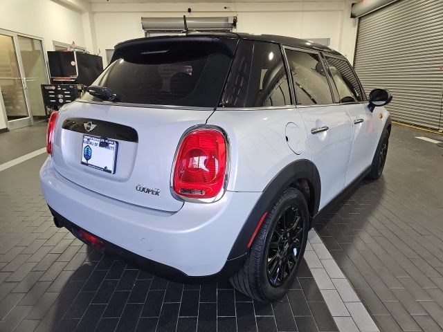 2017 MINI Cooper Hardtop Base