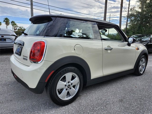 2017 MINI Cooper Hardtop Base