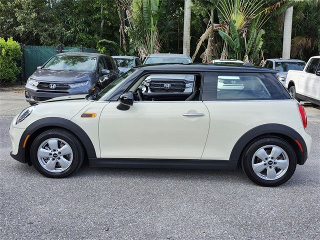 2017 MINI Cooper Hardtop Base