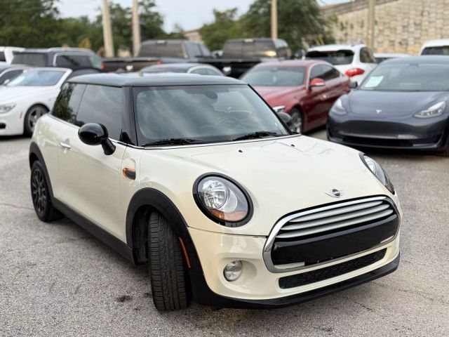2017 MINI Cooper Hardtop Base