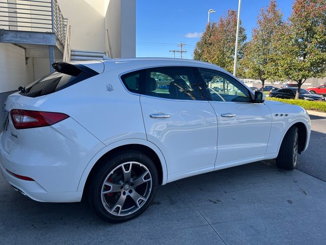 2017 Maserati Levante Base