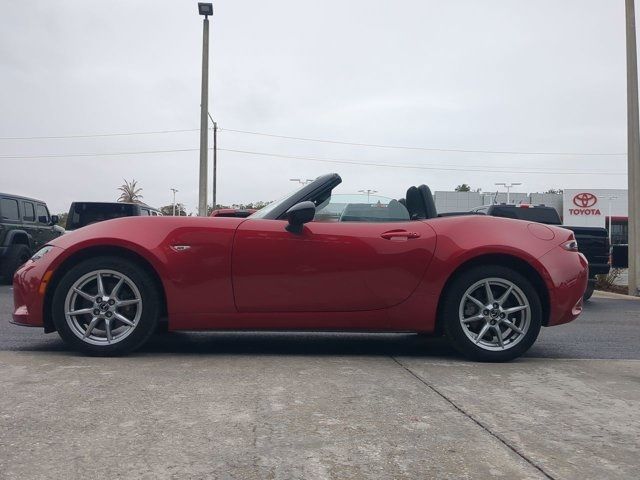 2017 Mazda MX-5 Miata Sport