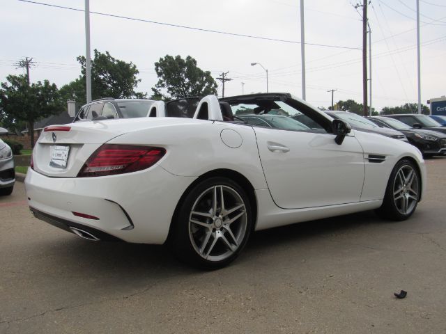 2017 Mercedes-Benz SLC 300