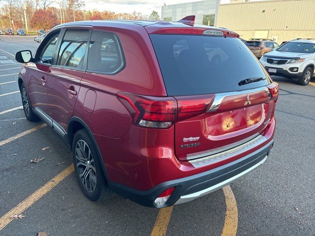 2017 Mitsubishi Outlander 