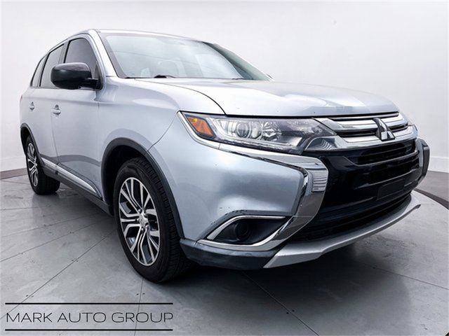 2017 Mitsubishi Outlander ES