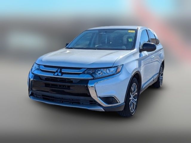 2017 Mitsubishi Outlander ES