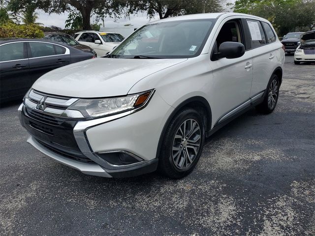 2017 Mitsubishi Outlander ES