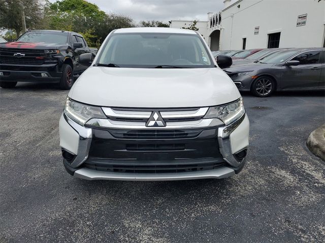 2017 Mitsubishi Outlander ES