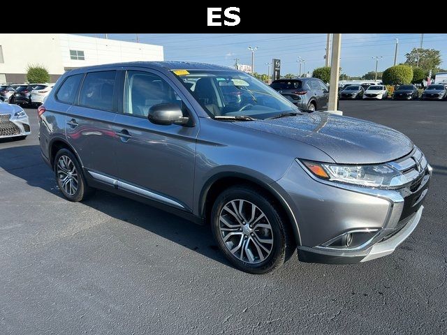 2017 Mitsubishi Outlander ES