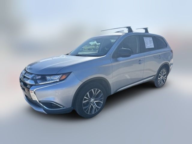 2017 Mitsubishi Outlander ES