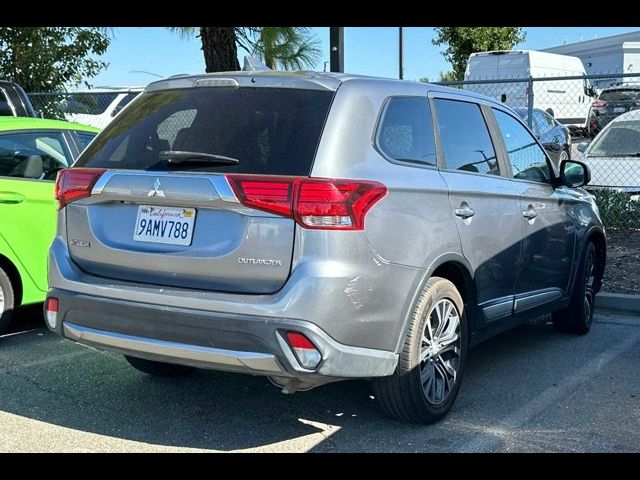 2017 Mitsubishi Outlander ES