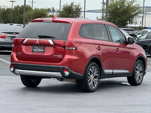 2017 Mitsubishi Outlander ES