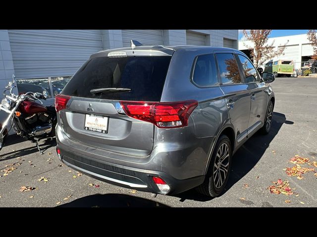 2017 Mitsubishi Outlander ES