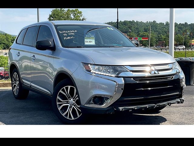 2017 Mitsubishi Outlander ES
