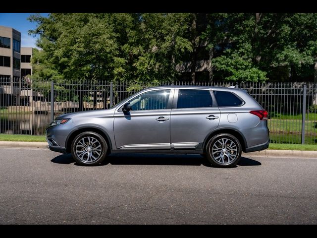 2017 Mitsubishi Outlander ES