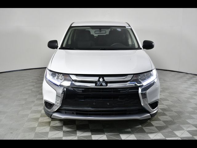 2017 Mitsubishi Outlander ES