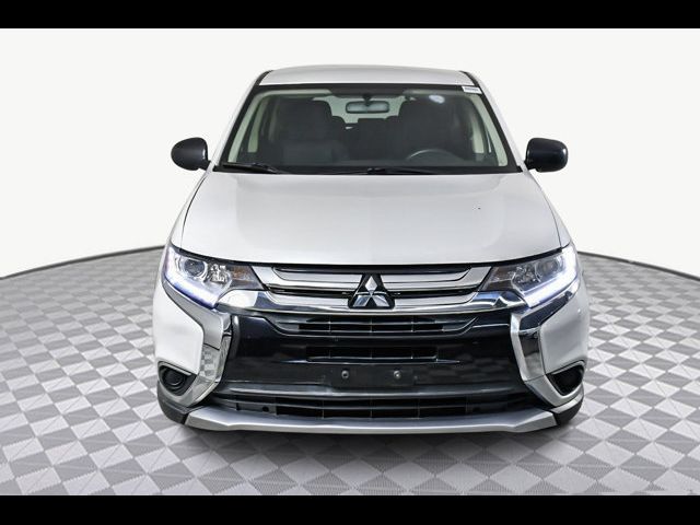 2017 Mitsubishi Outlander ES