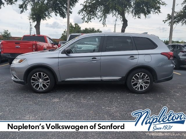 2017 Mitsubishi Outlander ES