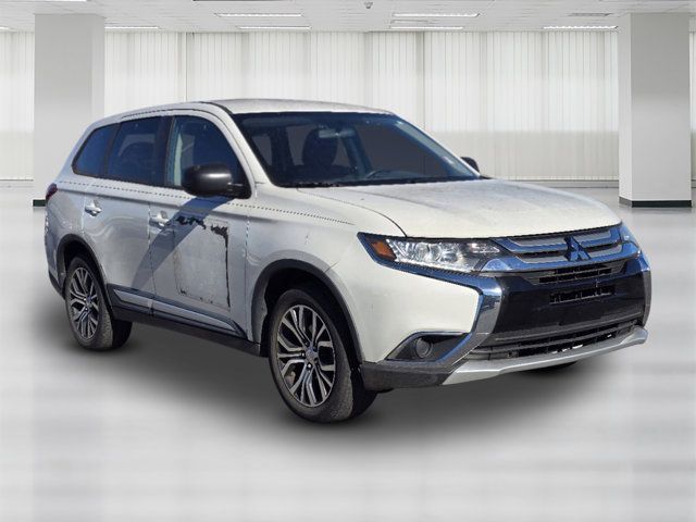 2017 Mitsubishi Outlander ES