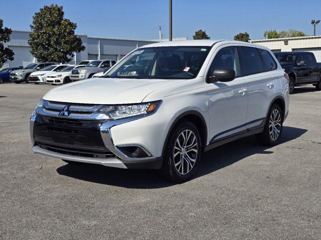 2017 Mitsubishi Outlander ES