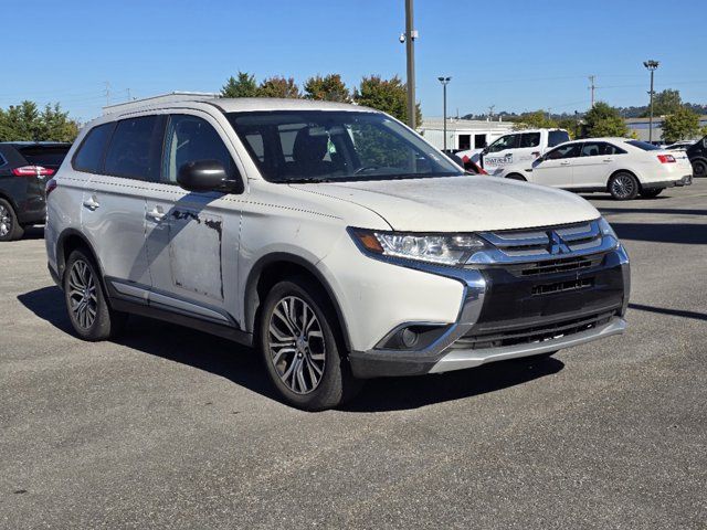 2017 Mitsubishi Outlander ES