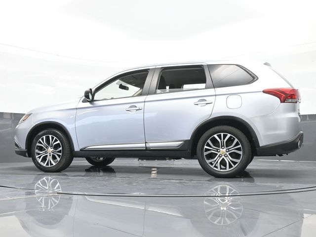 2017 Mitsubishi Outlander ES