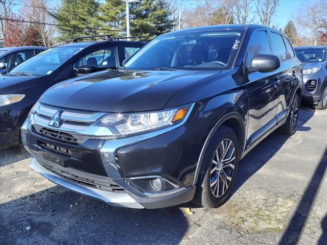 2017 Mitsubishi Outlander ES