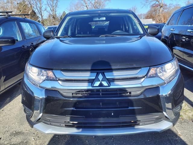 2017 Mitsubishi Outlander ES