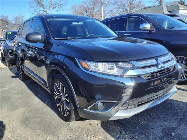 2017 Mitsubishi Outlander ES